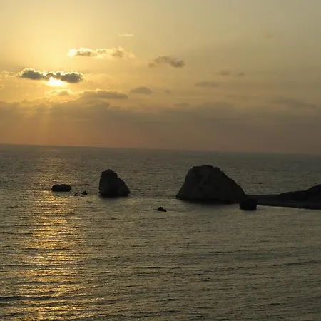 3 Bedroom Diyala With Private Pool And Sea Views Aphrodite Hills Kouklia