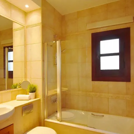 3 Bedroom Diyala With Private Pool And Sea Views Aphrodite Hills * Kouklia